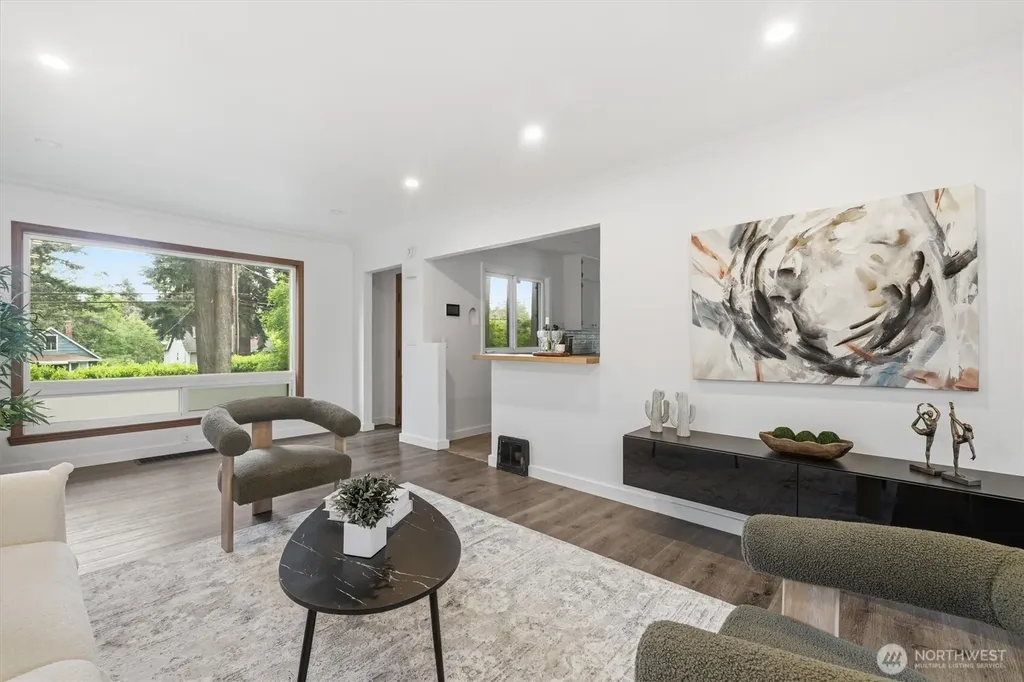 1027 S 124th Street Seattle WA 98168