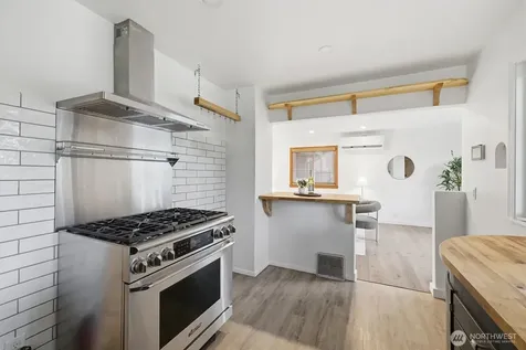 1027 S 124th Street Seattle WA 98168