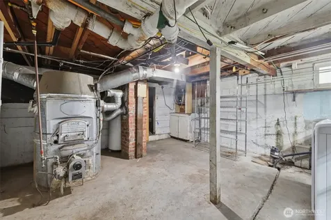1027 S 124th Street Seattle WA 98168
