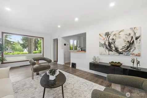 1027 S 124th Street Seattle WA 98168