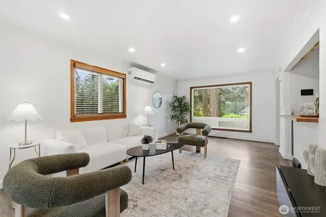 1027 S 124th Street Seattle WA 98168