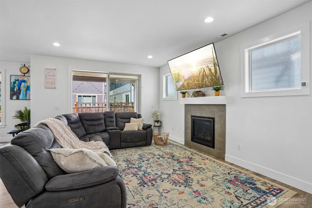 22862 Birch Avenue SE Black Diamond WA 98010
