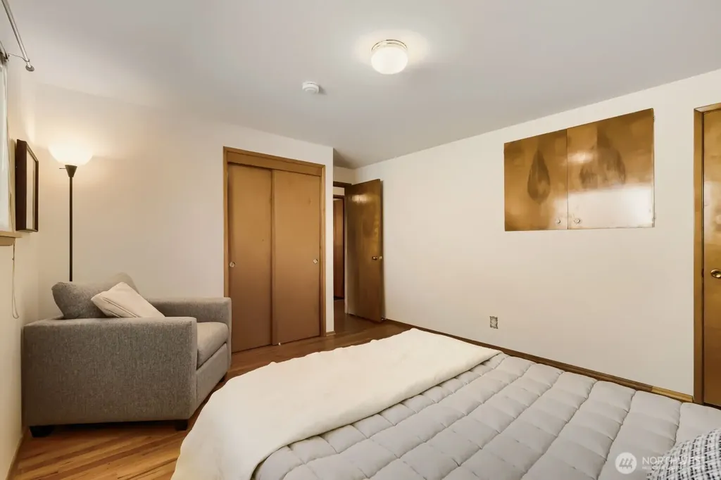 3056 50th Avenue SW Seattle WA 98116