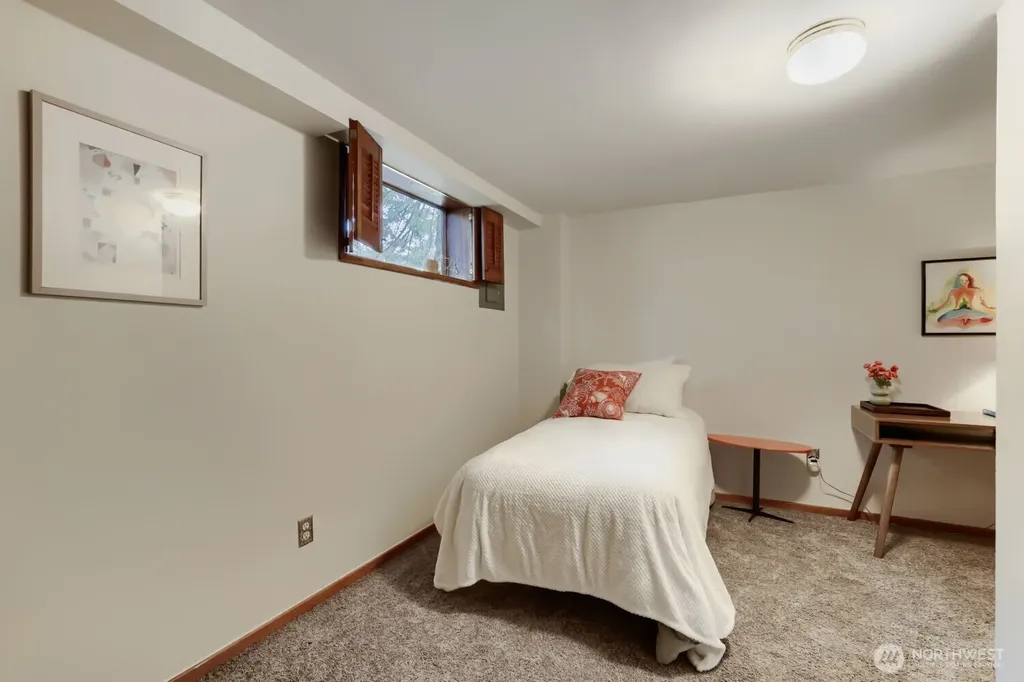 3056 50th Avenue SW Seattle WA 98116