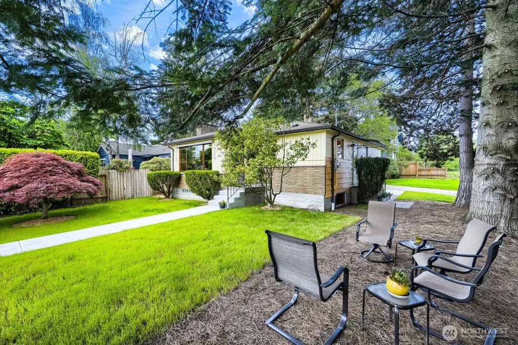 3056 50th Avenue SW Seattle WA 98116