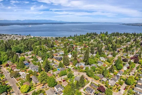 3056 50th Avenue SW Seattle WA 98116