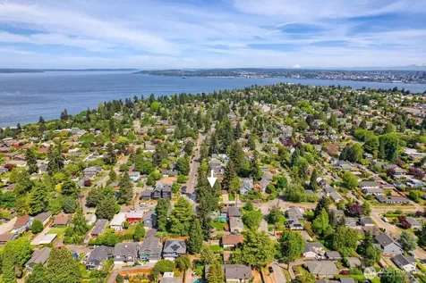 3056 50th Avenue SW Seattle WA 98116