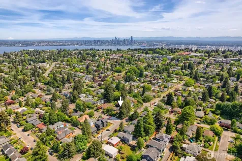 3056 50th Avenue SW Seattle WA 98116