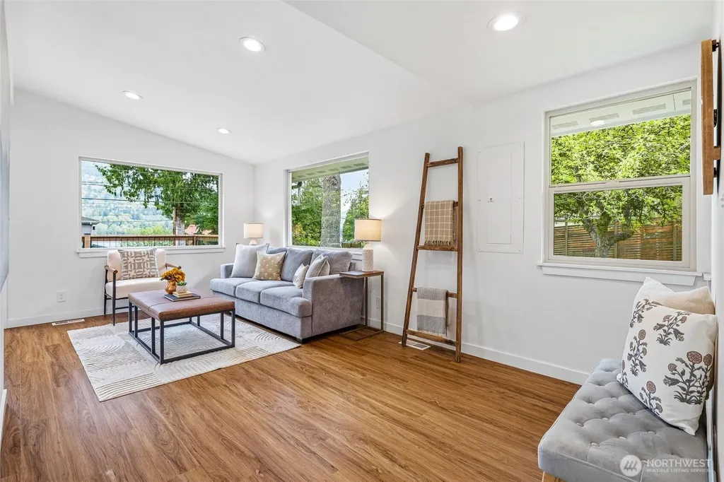 477 Lake Samish Drive Bellingham WA 98229
