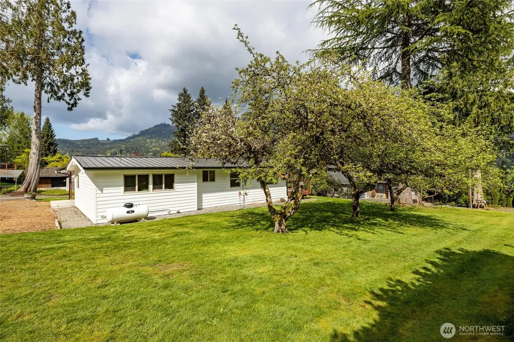 477 Lake Samish Drive Bellingham WA 98229