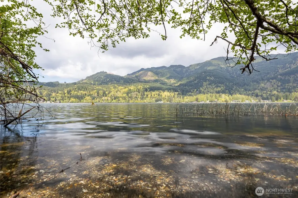 477 Lake Samish Drive Bellingham WA 98229