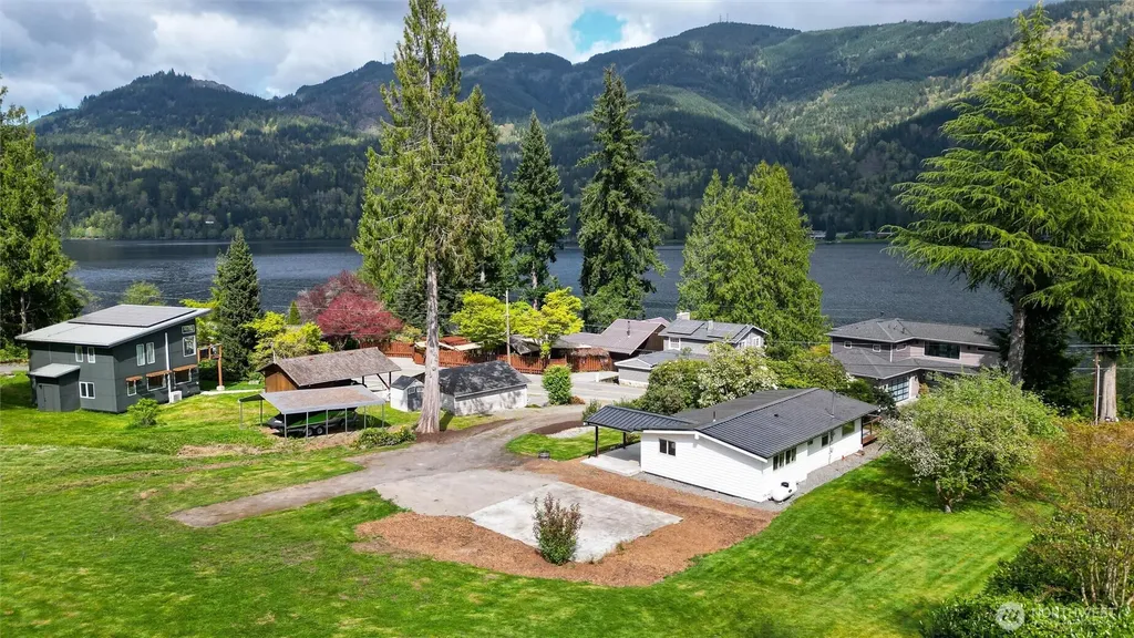 477 Lake Samish Drive Bellingham WA 98229