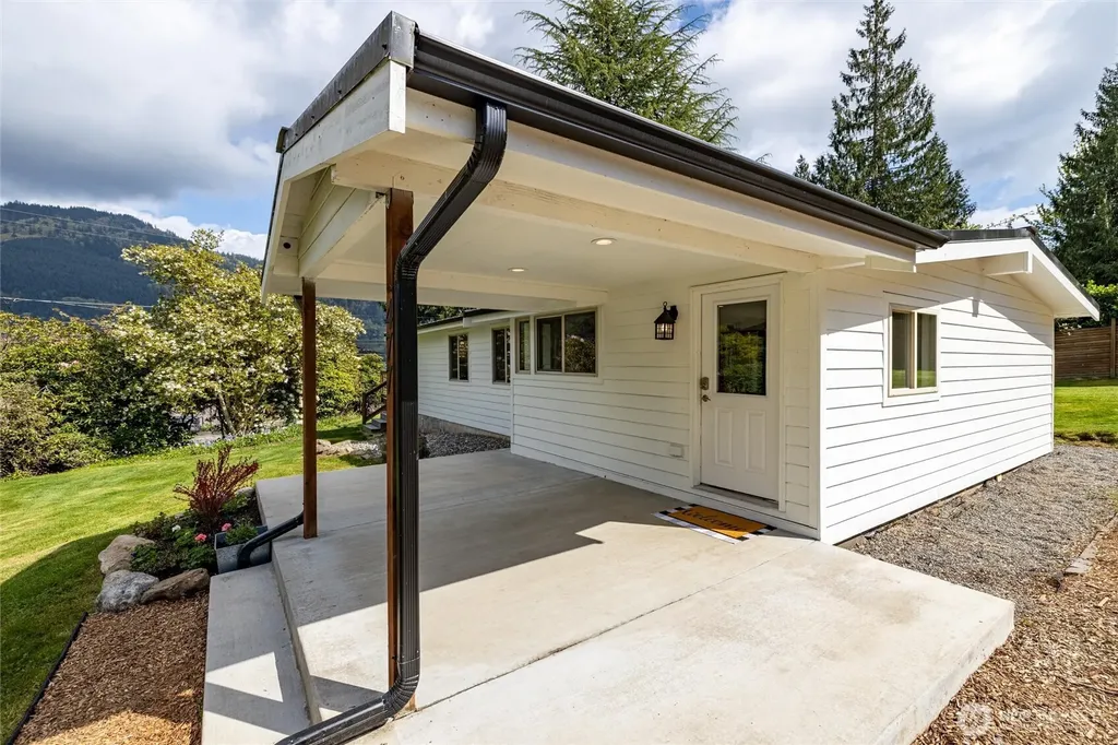 477 Lake Samish Drive Bellingham WA 98229