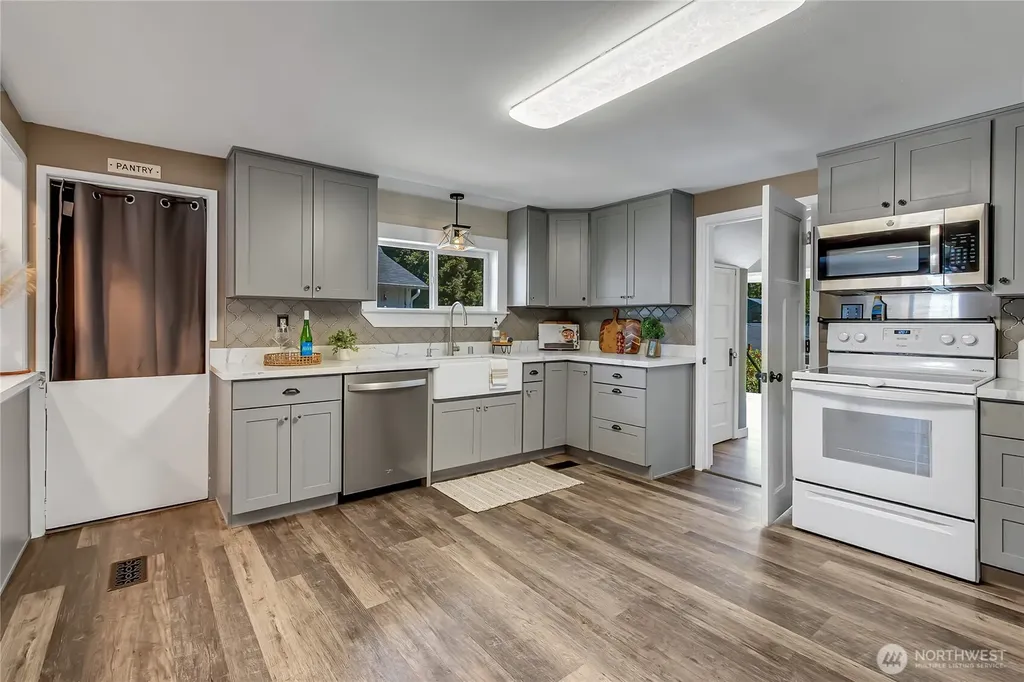 413 Long Street Wilkeson WA 98396