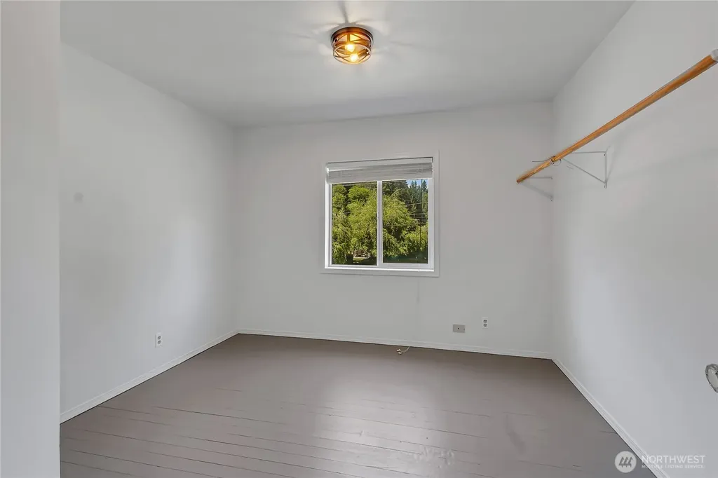 413 Long Street Wilkeson WA 98396