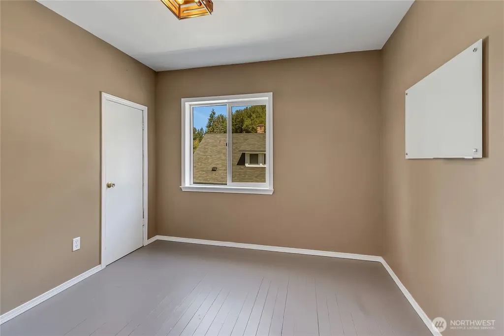413 Long Street Wilkeson WA 98396