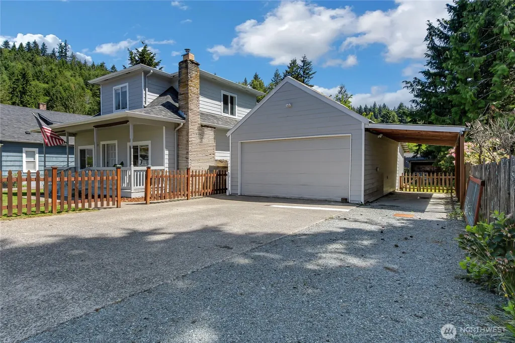 413 Long Street Wilkeson WA 98396