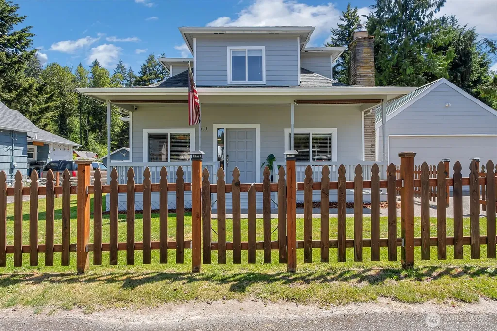 413 Long Street Wilkeson WA 98396