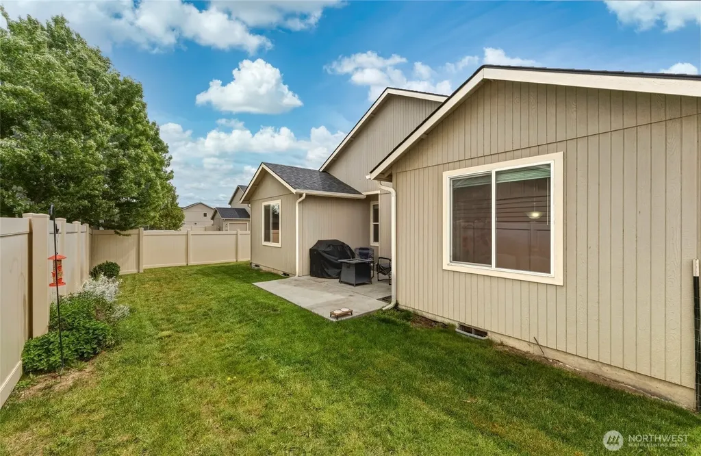 1338 SW Virginia Street College Place WA 99324
