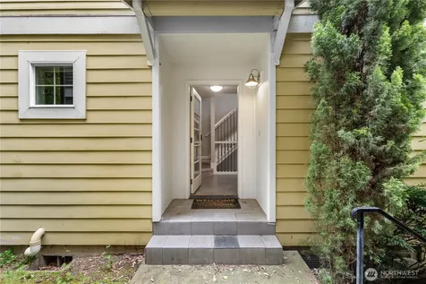 129 26th Avenue E Seattle WA 98112