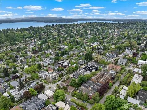 129 26th Avenue E Seattle WA 98112