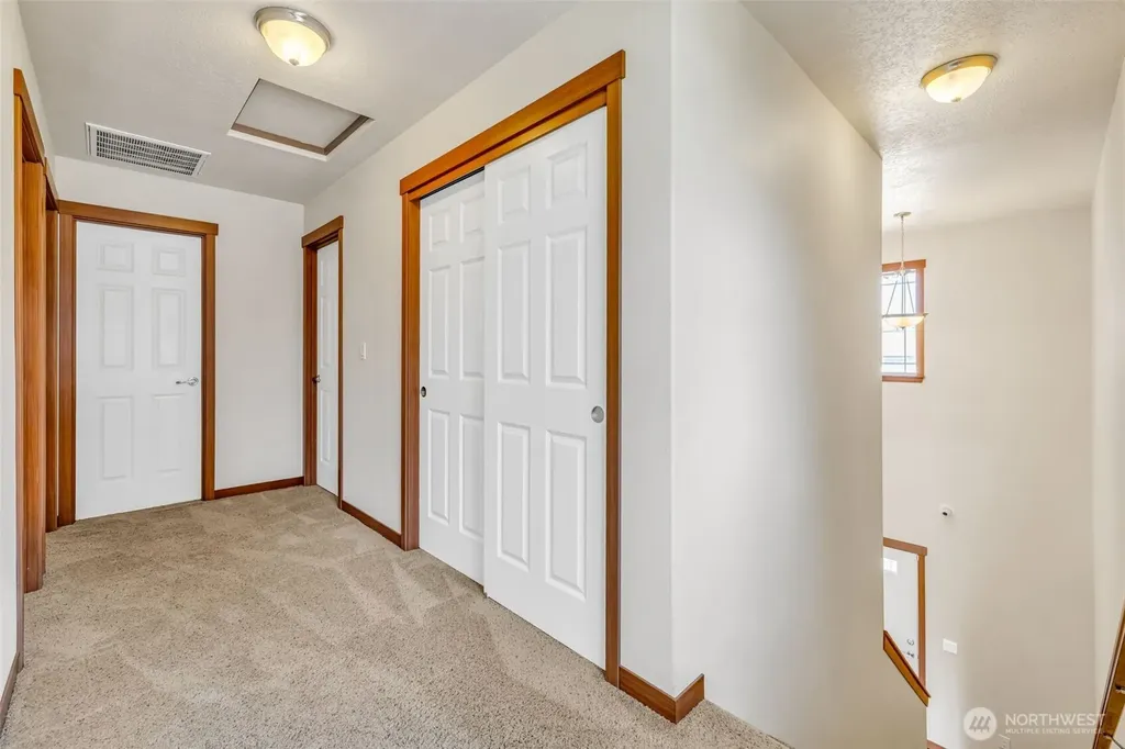 17127 Lakepoint Drive SE Yelm WA 98597