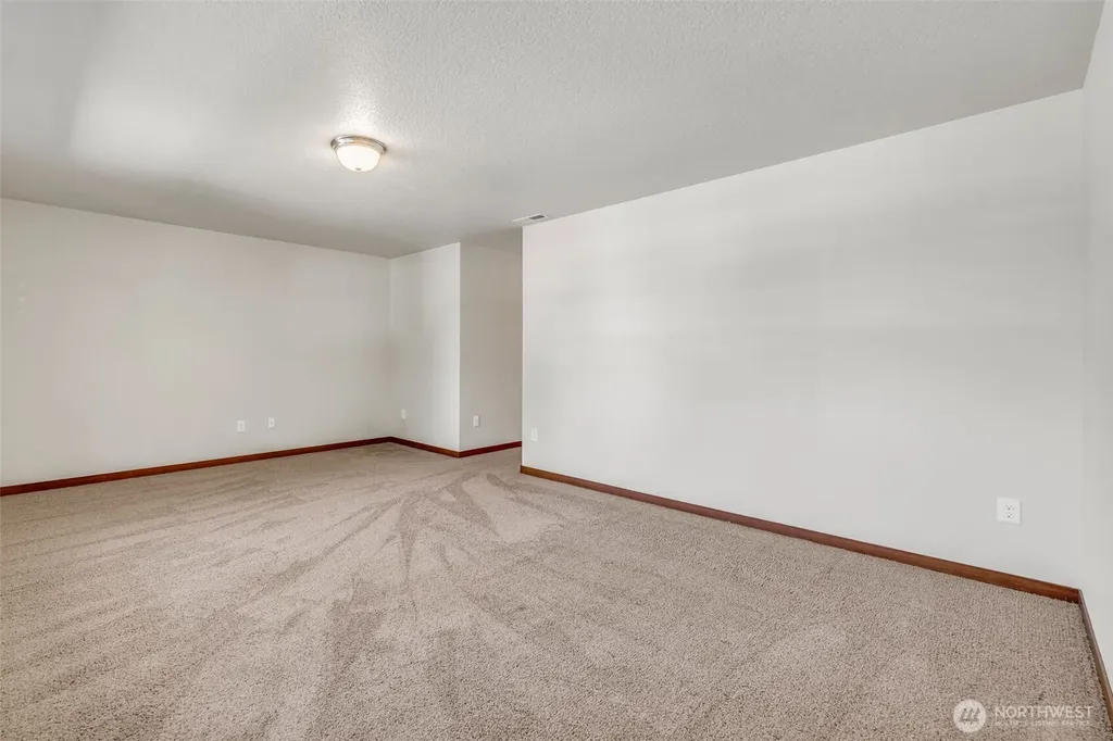17127 Lakepoint Drive SE Yelm WA 98597