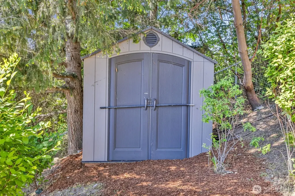 17127 Lakepoint Drive SE Yelm WA 98597