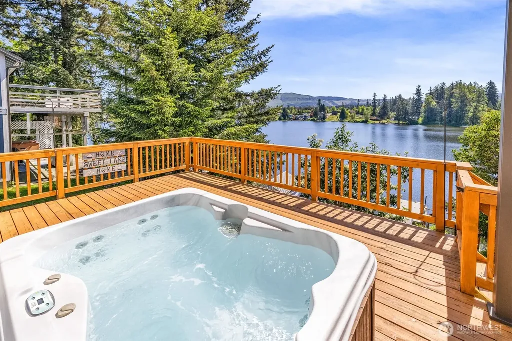17127 Lakepoint Drive SE Yelm WA 98597
