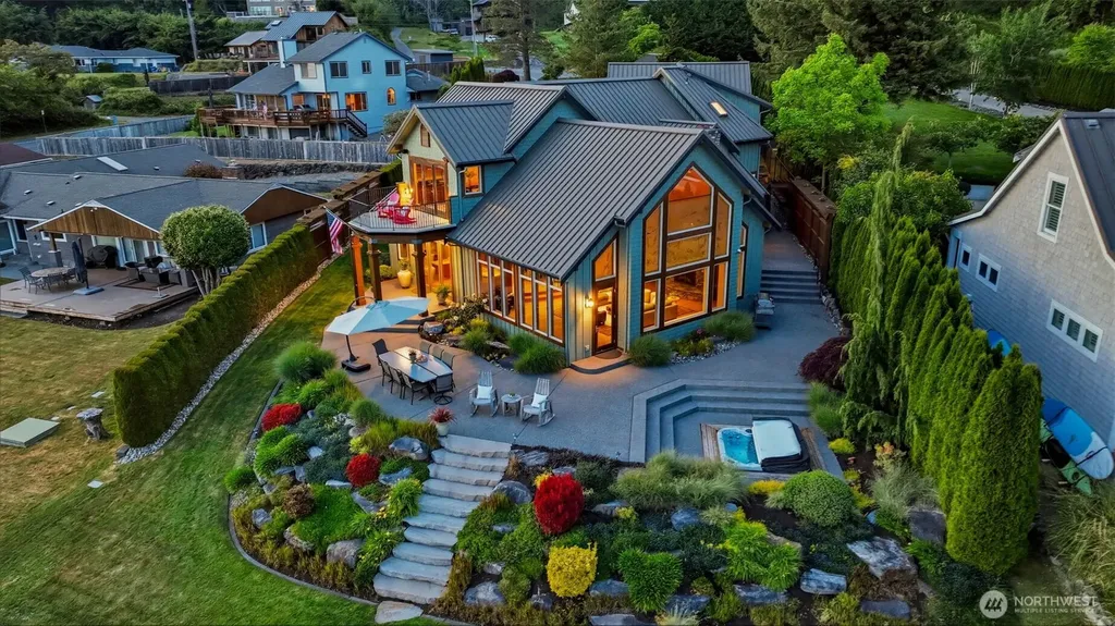 8014 Warren Drive NW Gig Harbor WA 98335