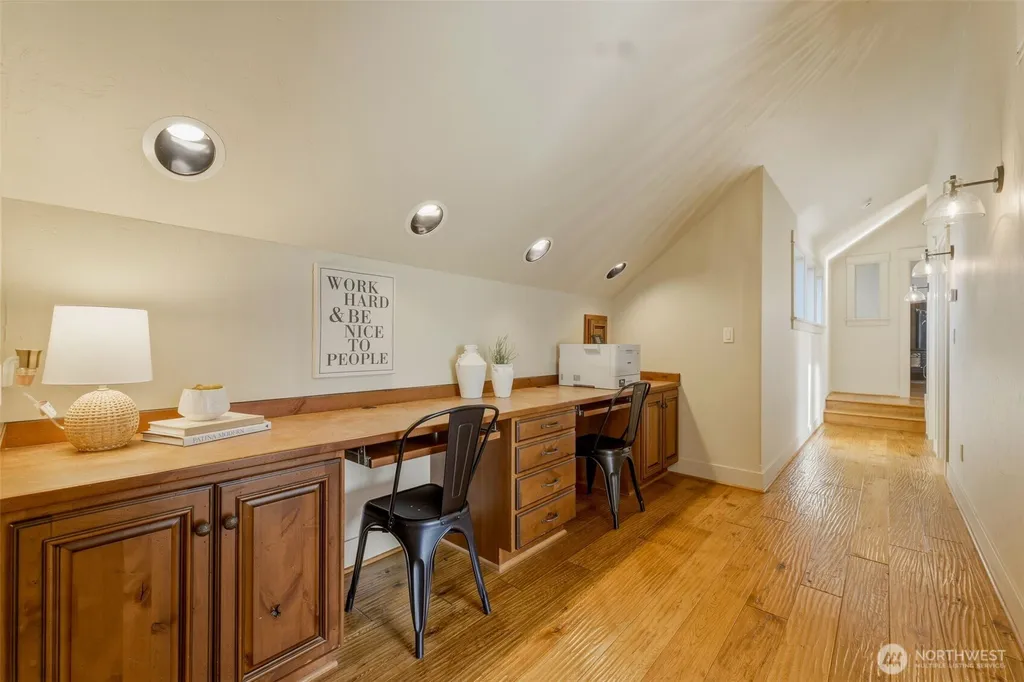 8014 Warren Drive NW Gig Harbor WA 98335