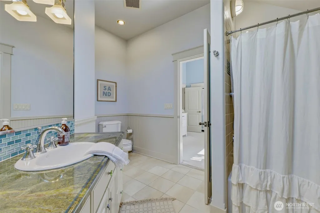 8014 Warren Drive NW Gig Harbor WA 98335