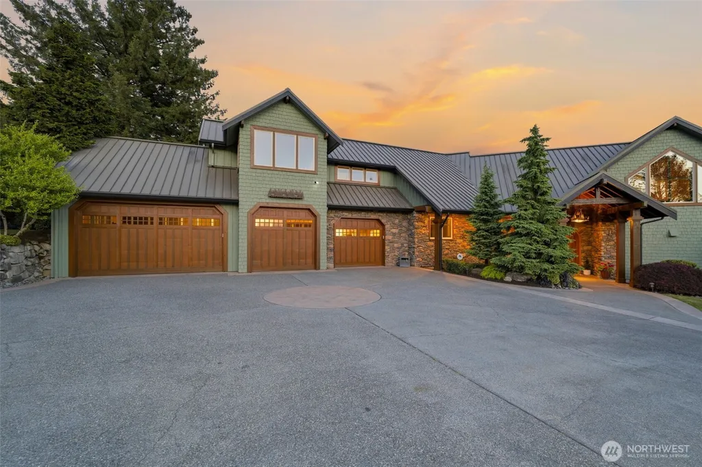 8014 Warren Drive NW Gig Harbor WA 98335