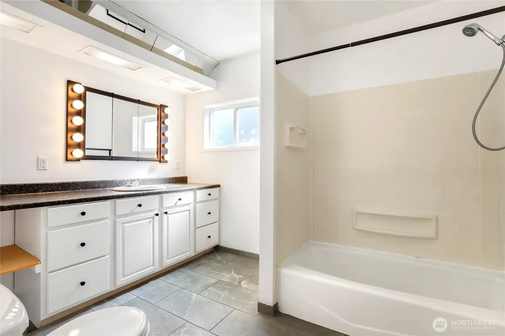 3733 D Street Bremerton WA 98312