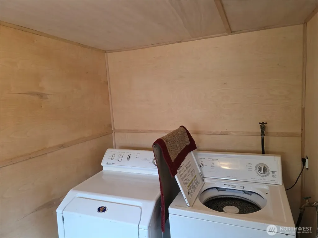 617 W H Street Shelton WA 98584