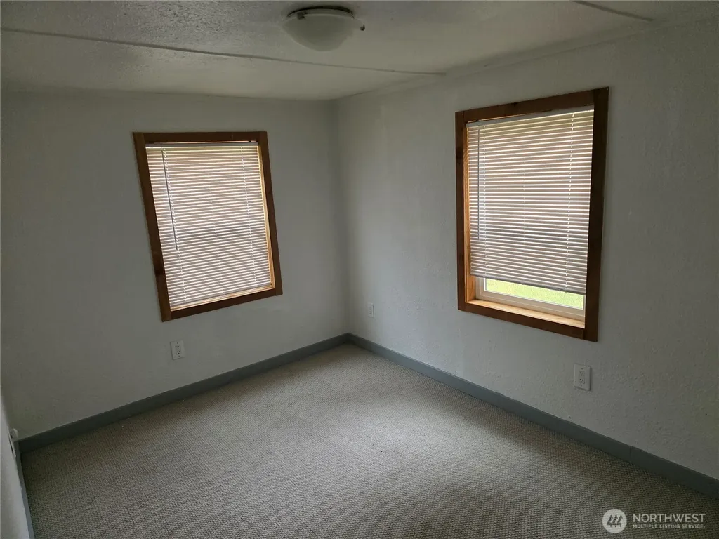 617 W H Street Shelton WA 98584