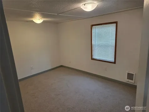 617 W H Street Shelton WA 98584