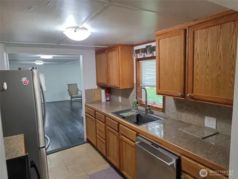617 W H Street Shelton WA 98584