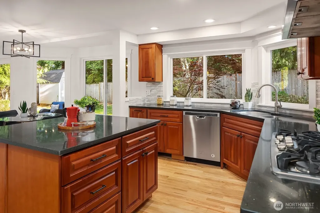 23203 NE 18th Place Sammamish WA 98074