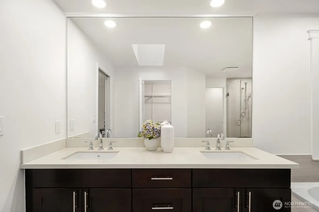 23203 NE 18th Place Sammamish WA 98074