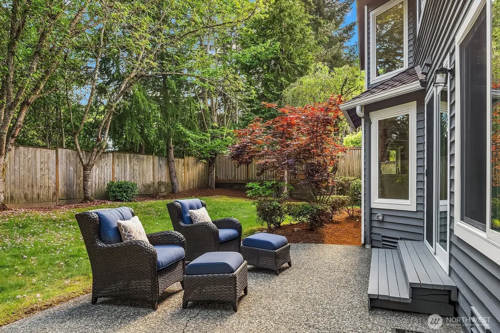 23203 NE 18th Place Sammamish WA 98074