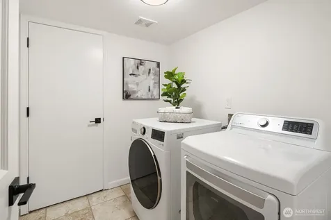 23203 NE 18th Place Sammamish WA 98074