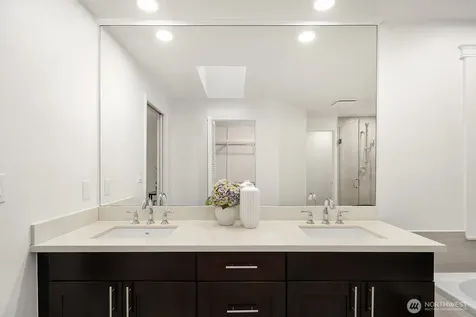 23203 NE 18th Place Sammamish WA 98074