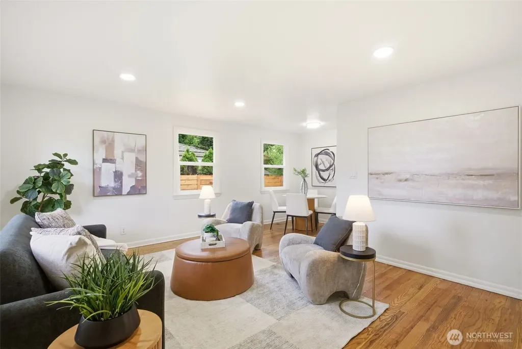 9723 Evanston Avenue N Seattle WA 98103