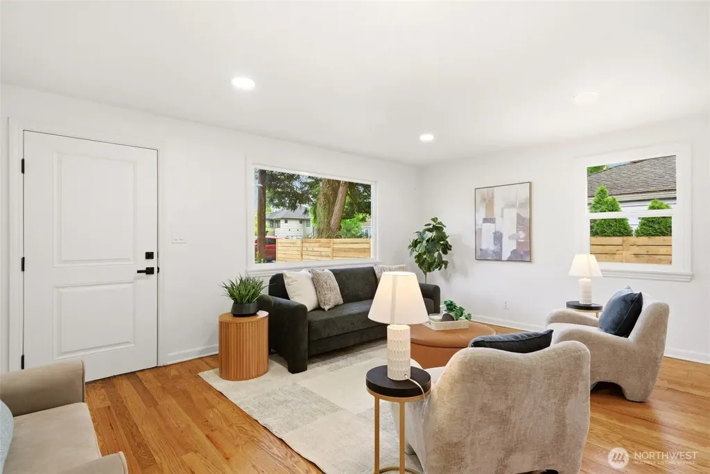9723 Evanston Avenue N Seattle WA 98103