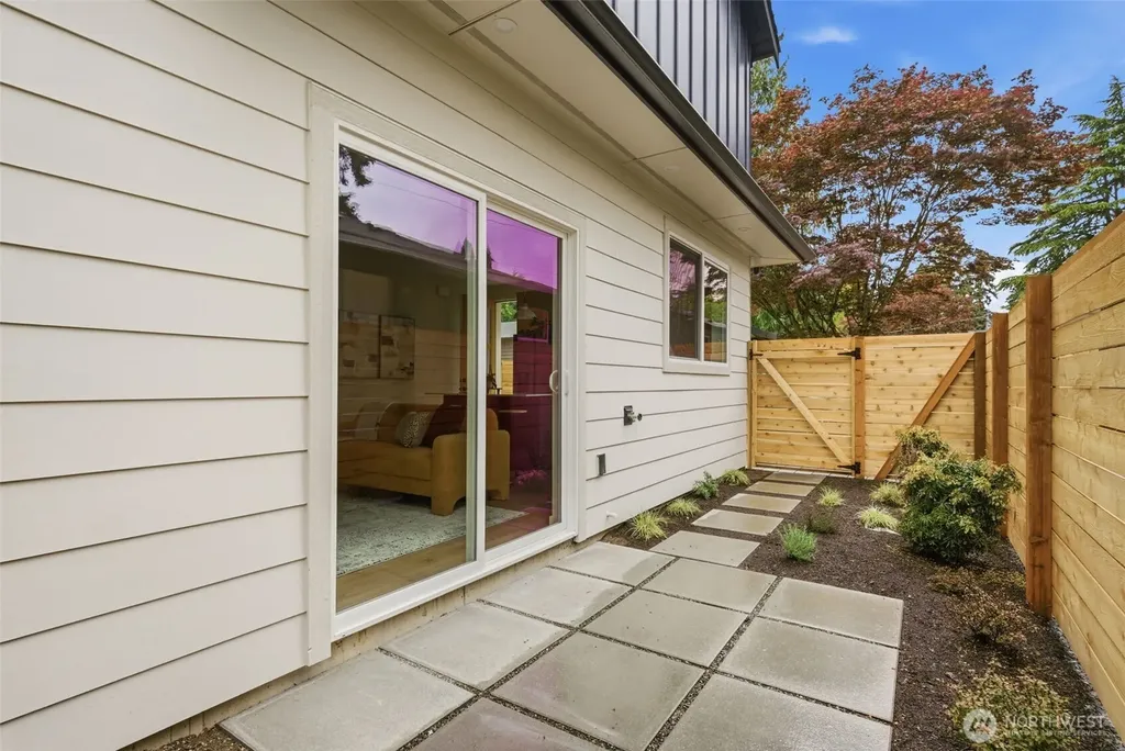 9725 Evanston Avenue N Seattle WA 98103
