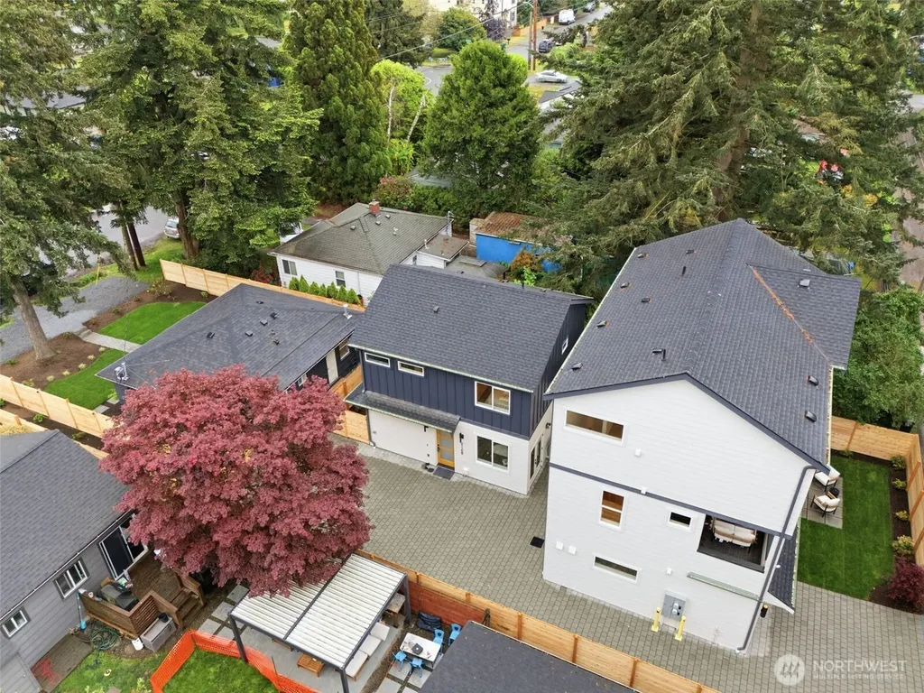 9725 Evanston Avenue N Seattle WA 98103