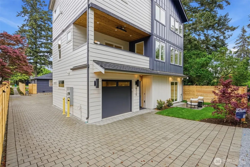 9725 Evanston Avenue N Seattle WA 98103