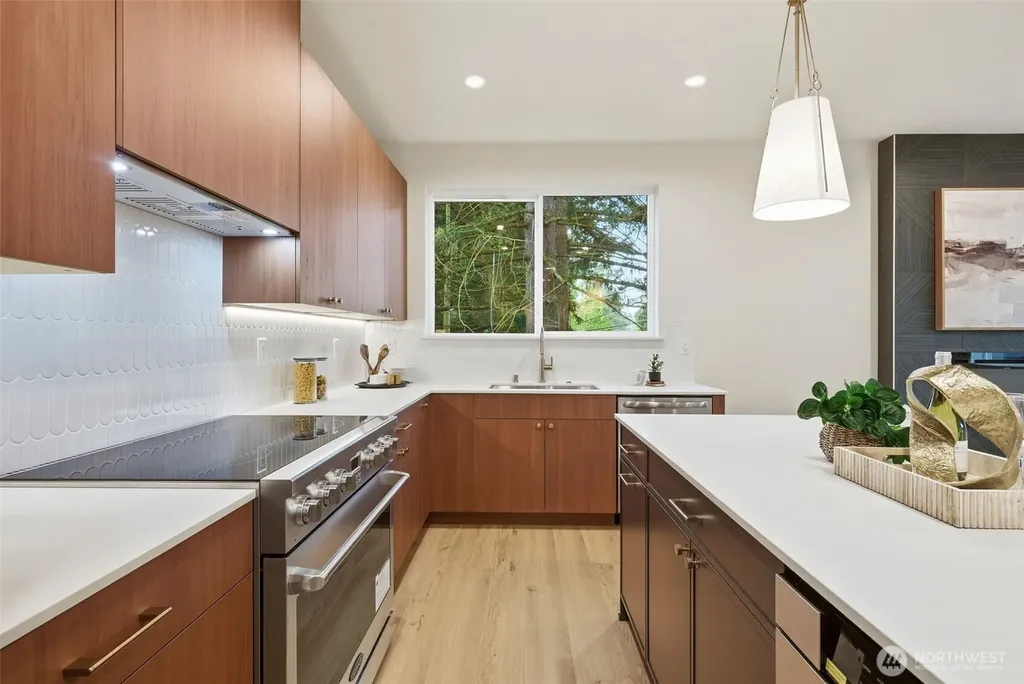 9725 Evanston Avenue N Seattle WA 98103
