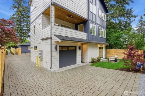 9725 Evanston Avenue N Seattle WA 98103